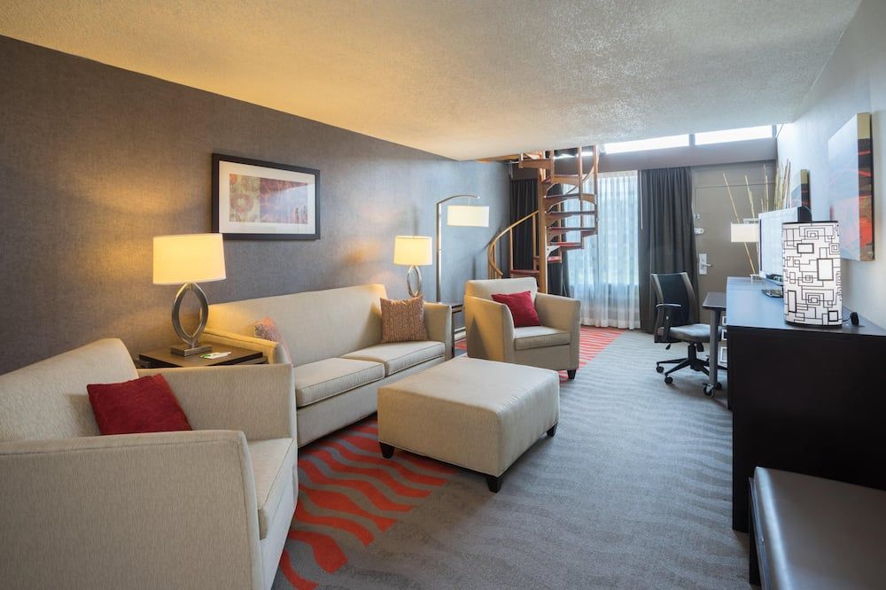 Holiday Inn Harrisburg (Hershey Area) I-81 By IHG - Grantville - Wohnzimmer