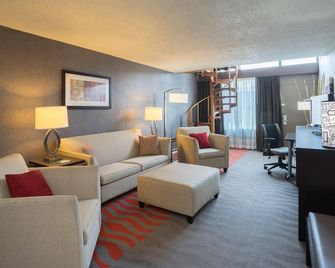 Holiday Inn Harrisburg (Hershey Area) I-81 By IHG - Grantville - Living room