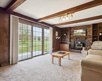 Near Shopping & Dining- The South Bend Bungalow - Granger - Living room