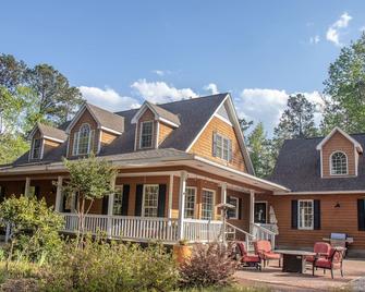 Sunny Secluded Super-cute Studio Near Topsail Island & Wilmington, NC - Hampstead - Building