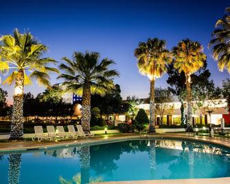 Fiesta Inn San Luis Potosi Glorieta Juarez - San Luis Potosí - Pool