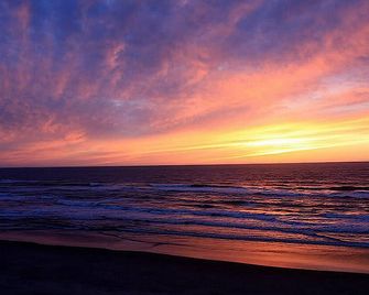 Beach Front Condo With Spectacular Views! Luxuriously Renovated 2/2 - 1300 Sf - Satellite Beach - Playa