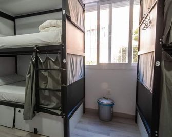 Be Happy Hostel - Albergue en el centro de Nerja - Nerja