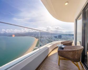 Grand Hyams Hotel - Quy Nhon Beach - Qui Nhon - Balcony