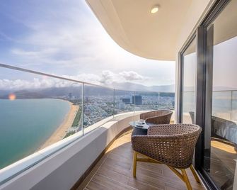 Grand Hyams Hotel Quy Nhon Beach - Qui Nhon - Balcón