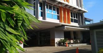 Hotel Sonic Airport Semarang - Semarang - Edificio