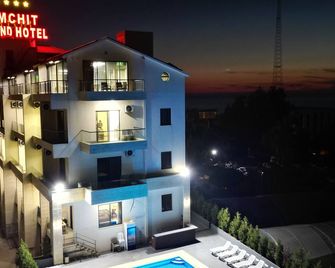 Amchit Grand Hotel - Al Qalamoun - Edificio
