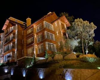Alpes da Montanha Gramado próximo ao centro locação de temporada - Gramado - Building