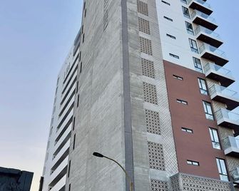 Downtown TJ Ave Revolucion 1BR Suite 10th floor - Tijuana - Edificio