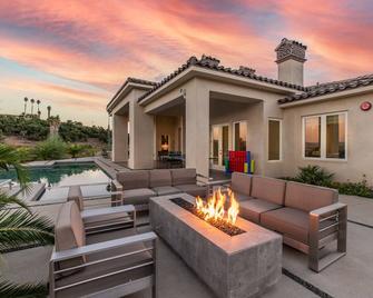 Luxury Retreat w/Views: Putting Green/Game Room/Infinity Pool & More! - Escondido - Patio