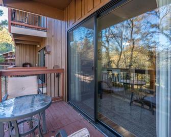 Inside Yosemite Park-Cozy Corner Unit-Sleeps 2 - Yosemite West - Balcony