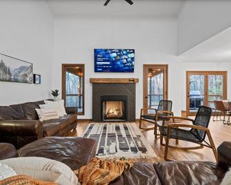 Cozy Cabin North of Nashville - Hendersonville - Sala de estar