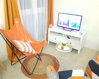 La Détente Porte de Paris Stade de France - Saint-Denis - Living room