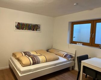 Schoene Souterrainwohnung in Seeshaupt - Seeshaupt - Bedroom