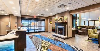 Hampton Inn & Suites Duluth North/Mall Area - Duluth - Lobby