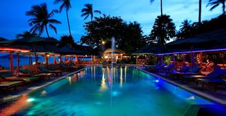 Friendship Beach Resort & Atmanjai Wellness Centre - Bãi biển Rawai - Bể bơi