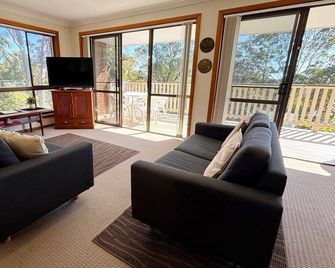 Dalesview Retreat - Bring your own linen - South West Rocks - Wohnzimmer