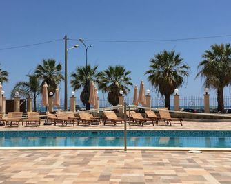 Hotel Riviera Palace - Porto Empedocle - Piscina