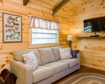 Dali's Den Tiny House Rental 3 Miles To Tiec - Mill Spring
