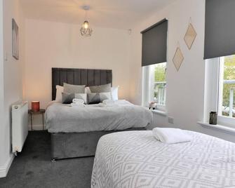 Signature - Belvidere House - Glasgow - Bedroom