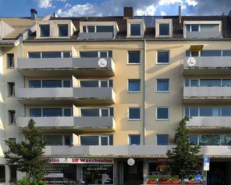 The Dot | 24/7 Checkin - Munich - Building