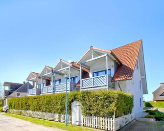 Fewo Am Hochzeitsberg Fewo 01 - Terrasse - Breege - Gebäude
