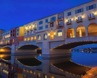 Amazing Views & Pool - Lake Las Vegas Retreat - Henderson - Building