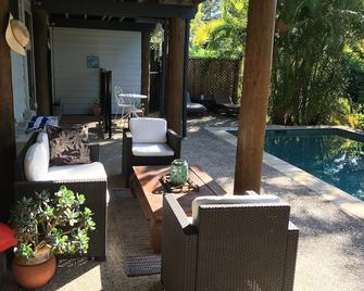 French style Bed&Breakfast on the Gold Coast - Tugun - Piscina