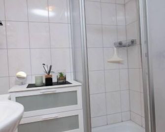Norddeicher Strasse 245b/Wohnung Seestern - Norddeich - Bad