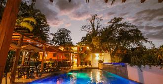 Hotel Maya Tulipanes Palenque - פלנקה
