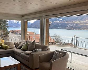 Ultra Luxurious House Lake view - Niederried bei Interlaken - Varanda