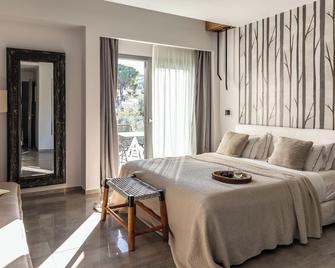 Blue Carpet Luxury Suites - Pefkochori - Habitación
