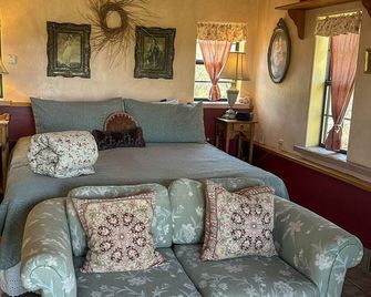 Creek Cottage - Prescott Cabin Rentals - Prescott - Sala de estar