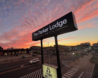 The Parker Lodge Fort Smith - Fort Smith