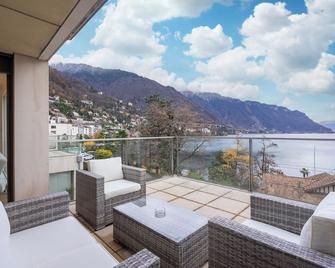 Montreux Lake View Apartments and Spa - Montreux - Balcón