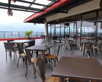Grand Diara Hotel - Puncak - Restaurante