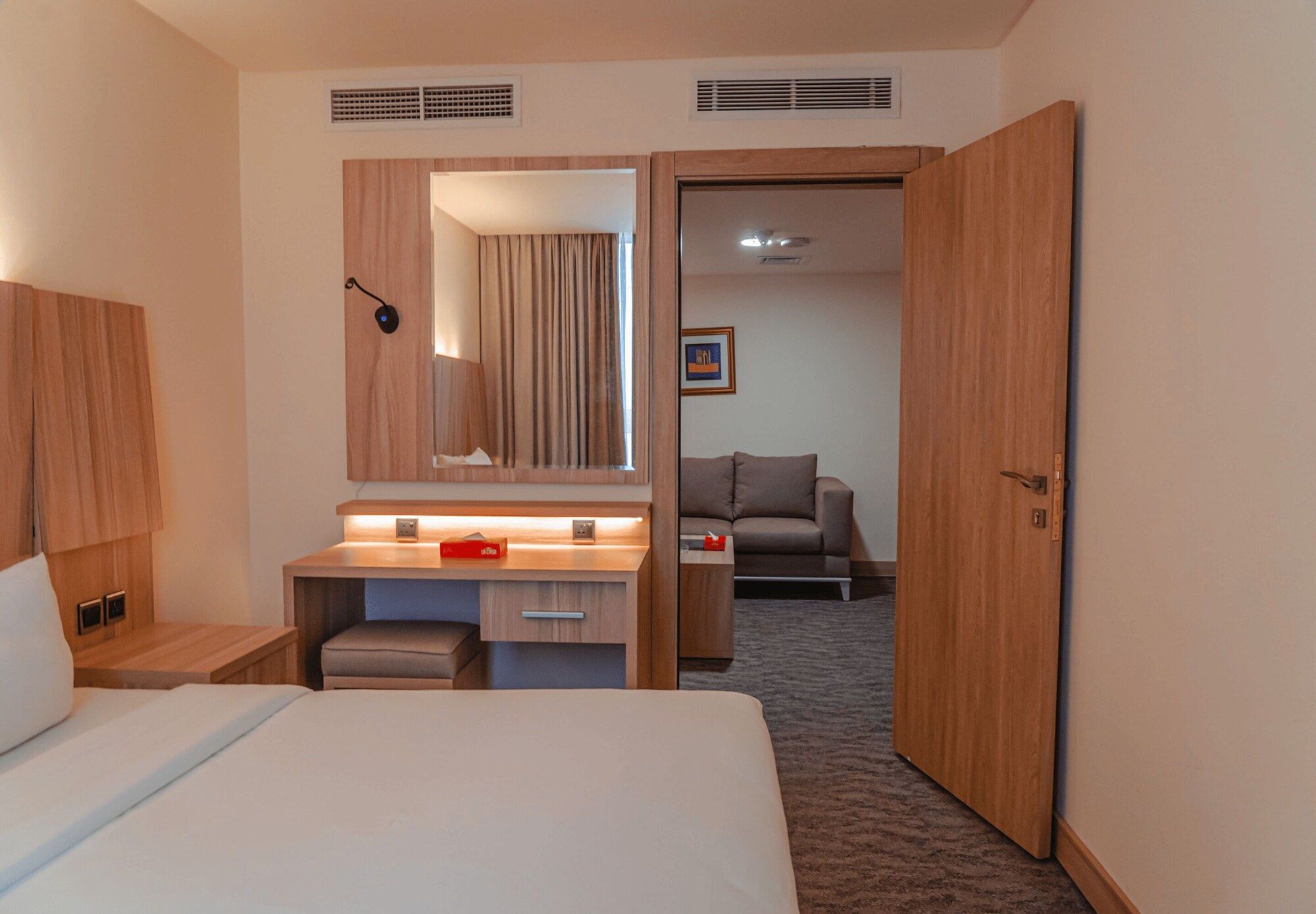 La Casa Hotel Amman thumbnail 3