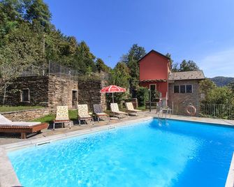 Hillside retreat with views on Lake Maggiore - Bieno - Piscina