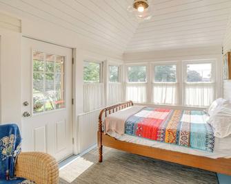 City Girl Farmhouse in Hudsonville with Hot Tub - Hudsonville - Bedroom