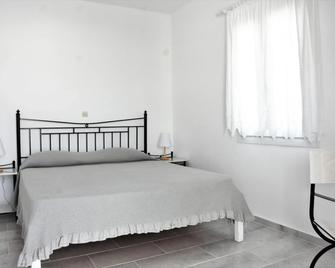 Bungalows Marina - Naousa - Makuuhuone