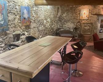 Loft atypique - Saint-Montan - Dining room