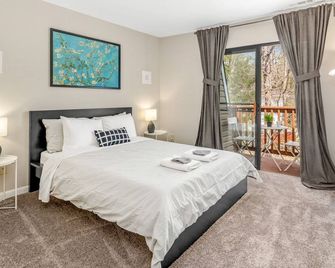 Modern & Spacious + Unc Vacation Rental - Chapel Hill - Soveværelse