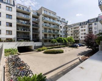 Czarnieckiego Apartment With Balcony Poz - Poznan - Gebouw
