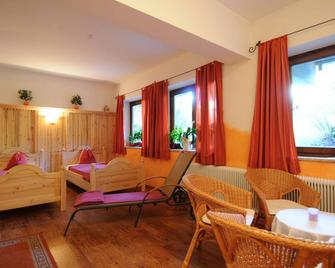 Hotel Gasthof Kröll Nationalpark-Card, Bergbahnen, Großglockner, Restaurant mit regionaler Küche - Niedernsill - Obývací pokoj