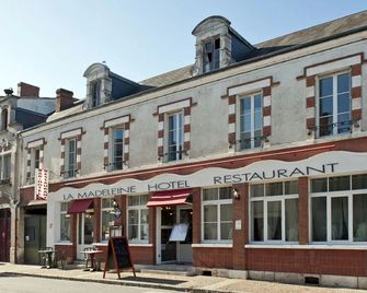 Hotel La Madeleine - Sully-sur-Loire - Building