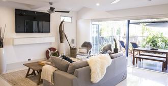 Bayhaven Lodge - Byron Bay - Living room