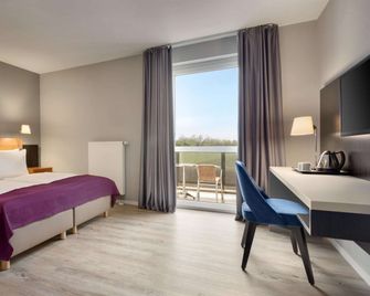 Ramada by Wyndham München Airport - Oberding - Schlafzimmer