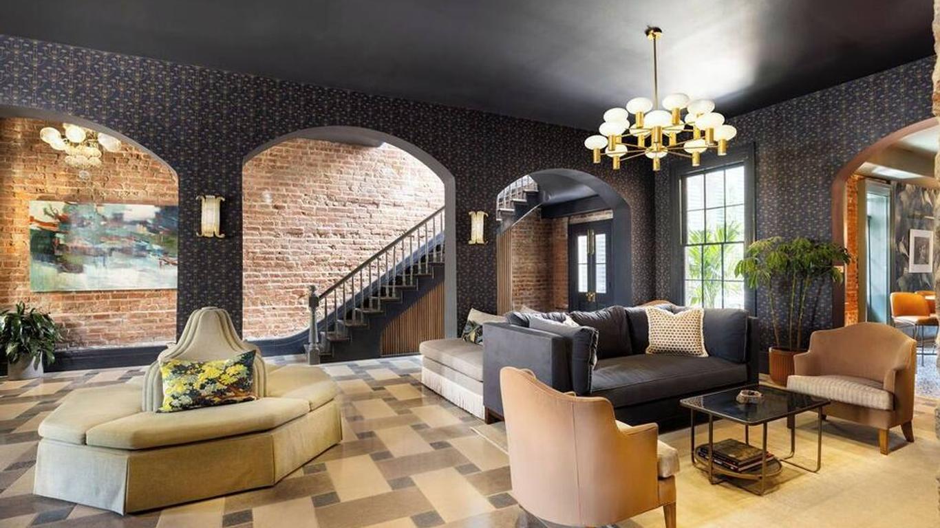 Garden District Hotel