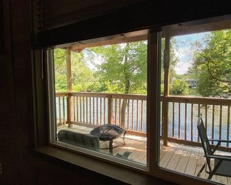 Relaxing waterfront cabin with a loft! - Elizabethton - Balcón