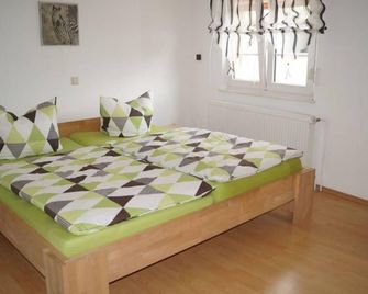 Neurohr house rental - House, shower, toilet, 3 bedrooms - Wolfstein - Habitación